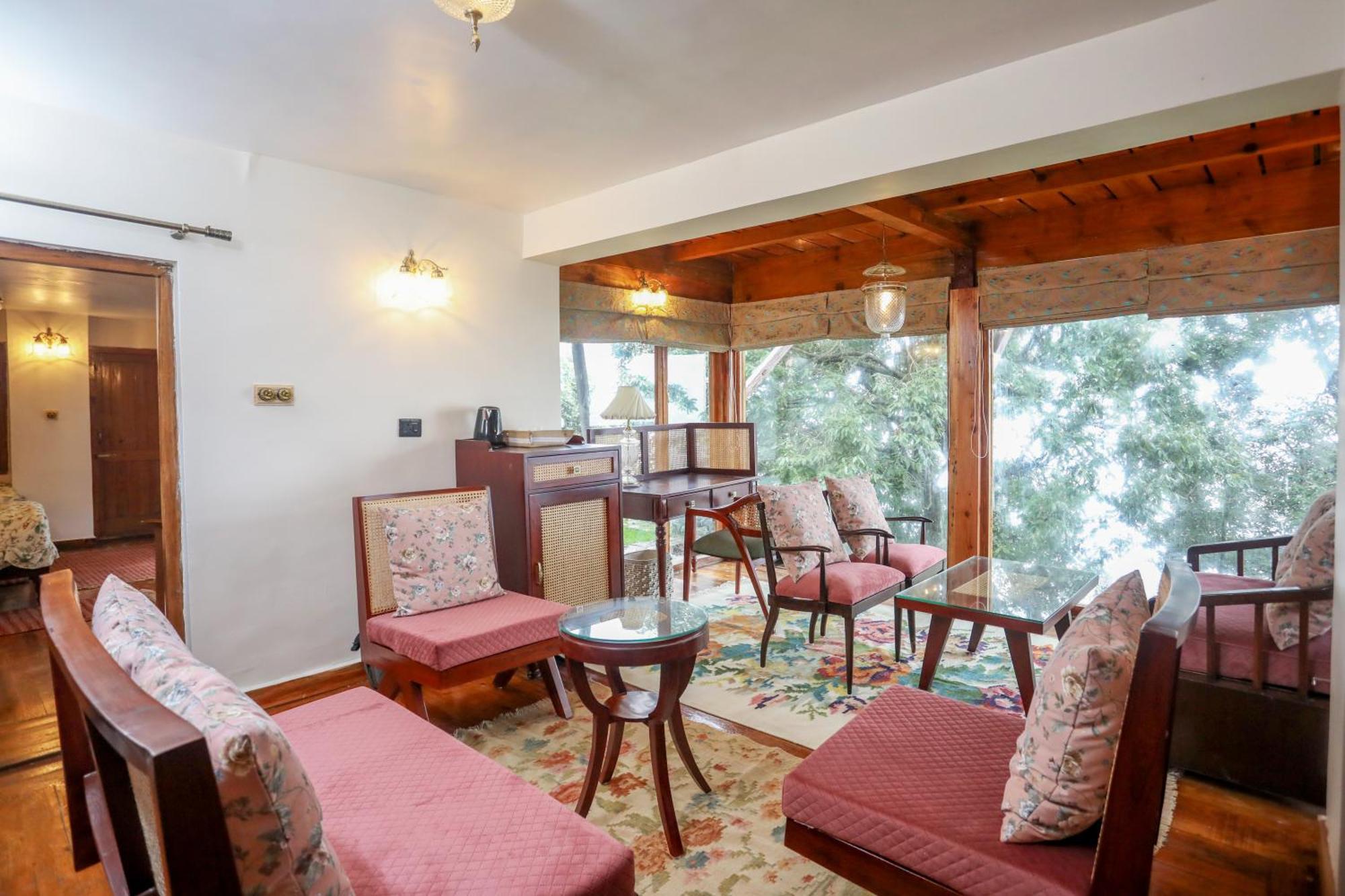 Blue Book At Gethia, Nainital Hotell Exteriör bild