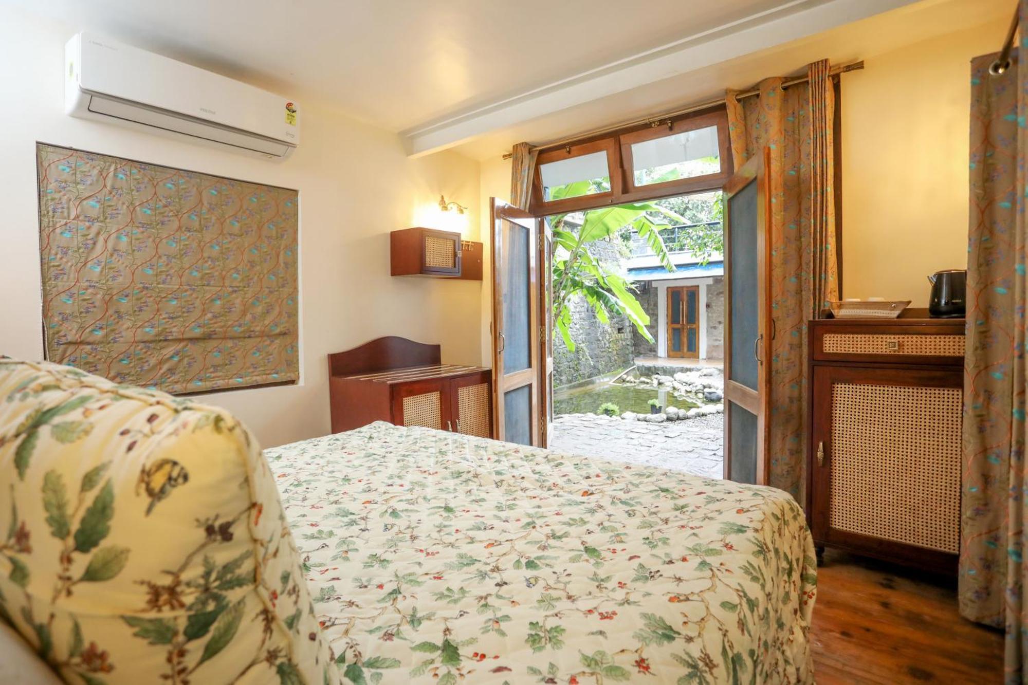 Blue Book At Gethia, Nainital Hotell Exteriör bild