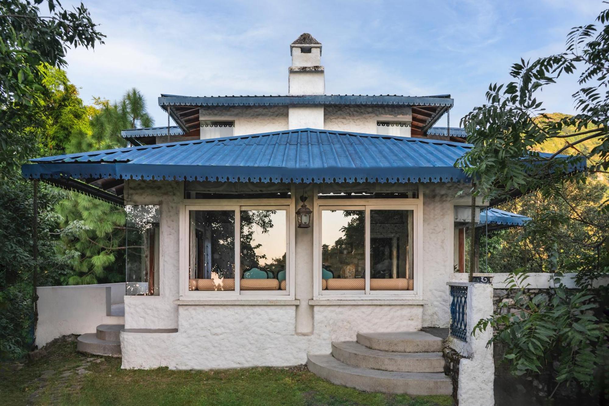 Blue Book At Gethia, Nainital Hotell Exteriör bild